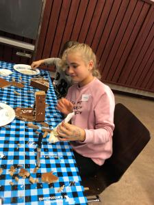 Lebkuchenhaus bauen und verzieren